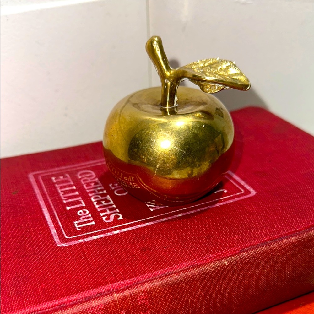 Vintage brass Apple Decorative Piece